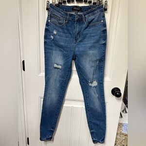 Judy Blue colored stitch pocket jean